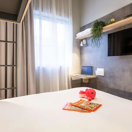 Ibis Budget Porte Du Luxembourg Hotel 2*