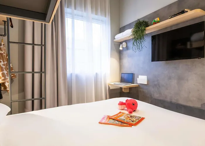 Ibis Budget Porte Du Luxembourg Hotel